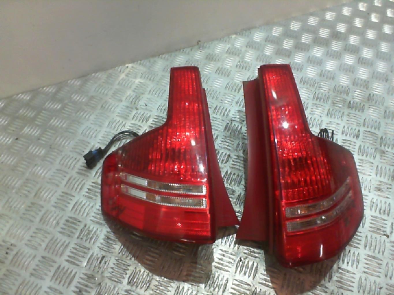 Fendinebbia sinistro (luce)