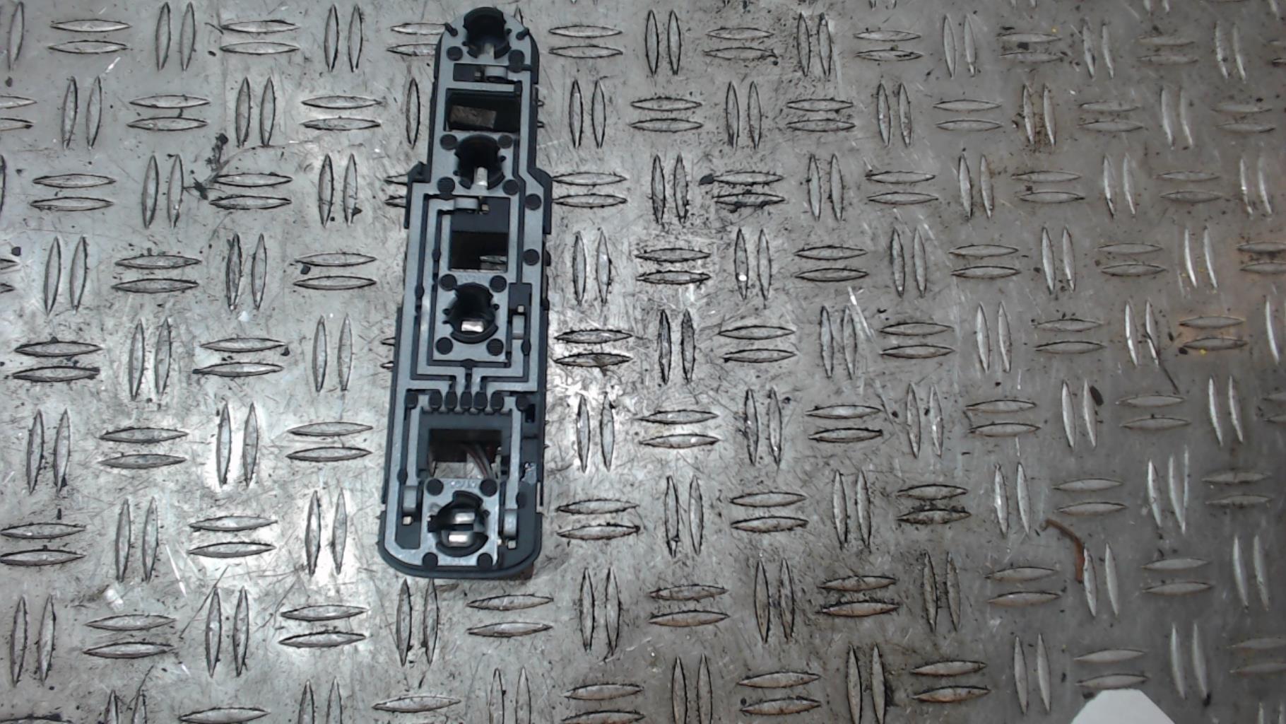 Base portalampade fanale posteriore destro