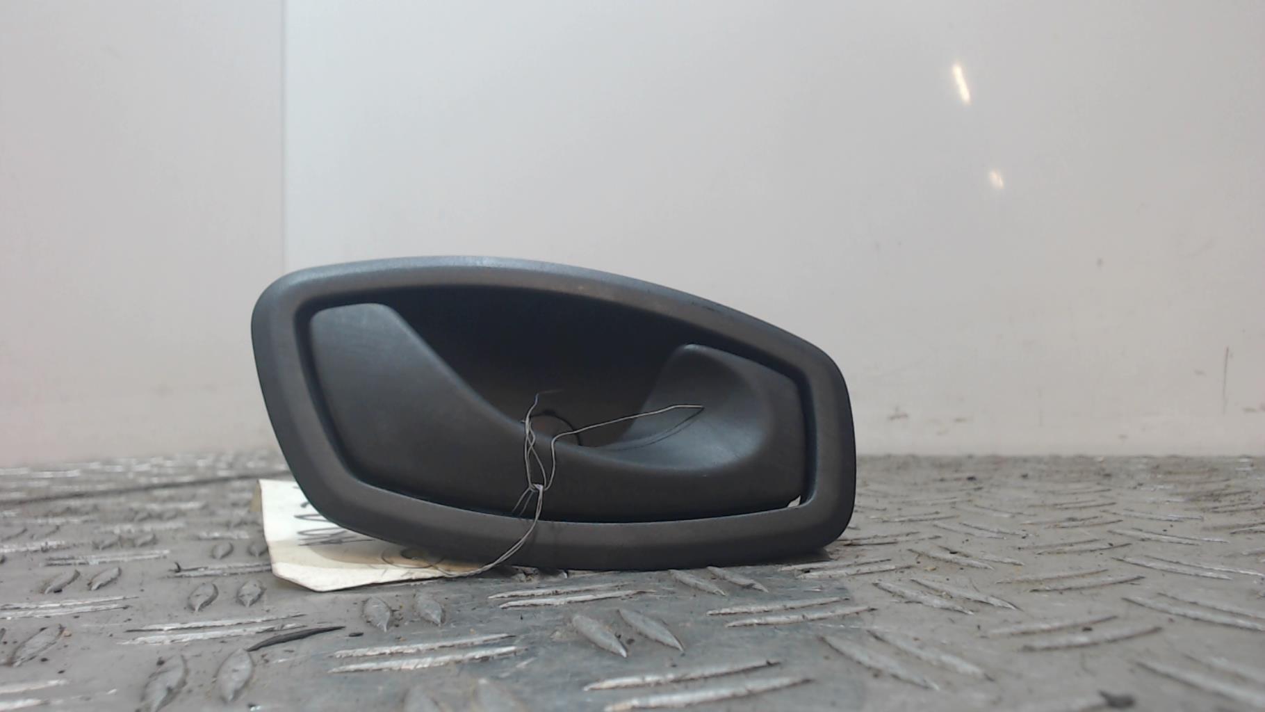 Poignee interieur avant droit