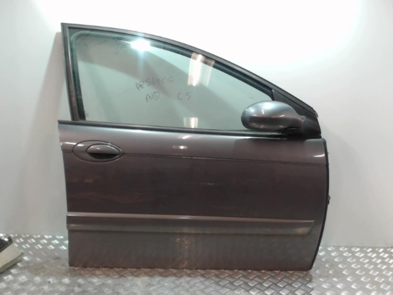Porte avant droit