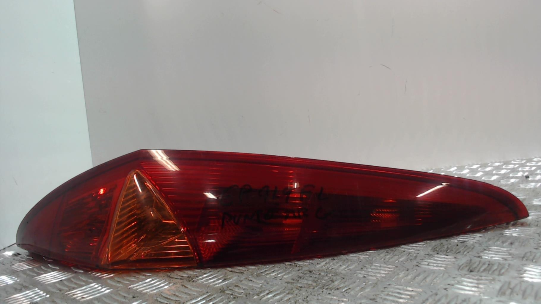 Fanale posteriore principale sinistro (luci)