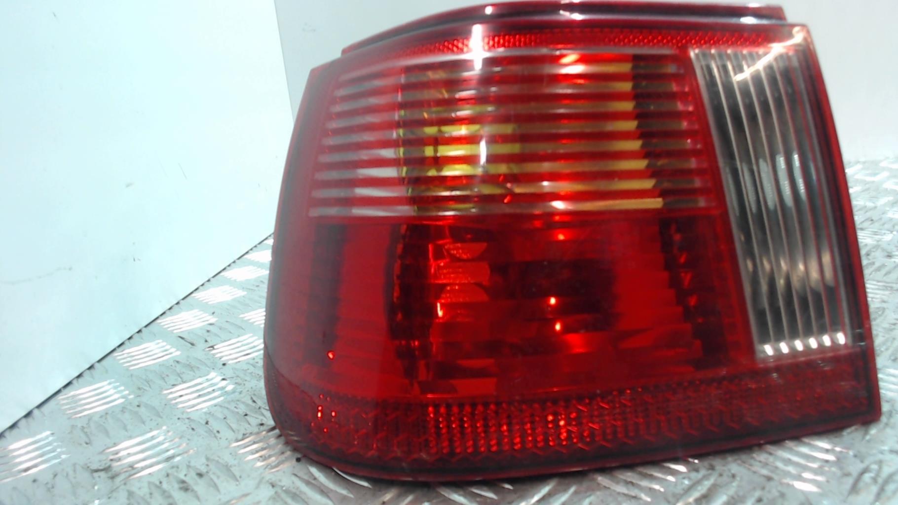 Fanale posteriore principale sinistro (luci)