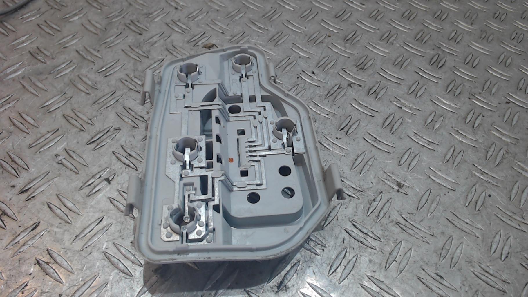 Base portalampade fanale posteriore destro