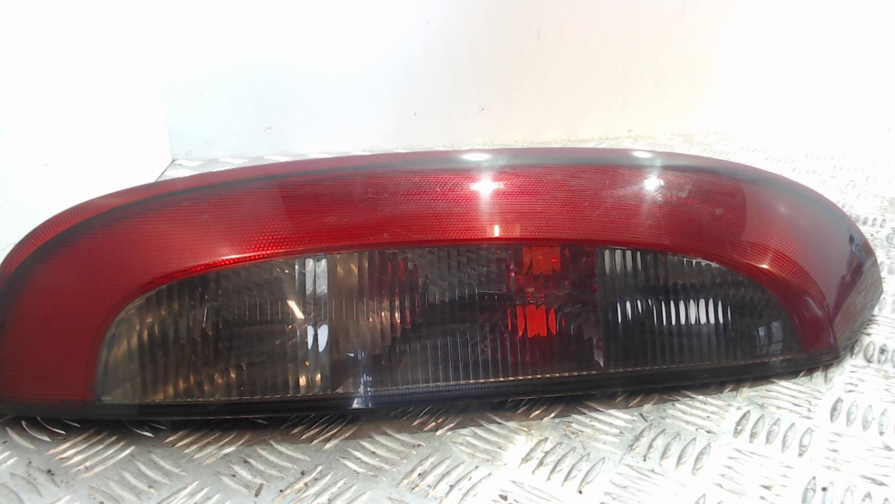 Fanale posteriore principale sinistro (luci)