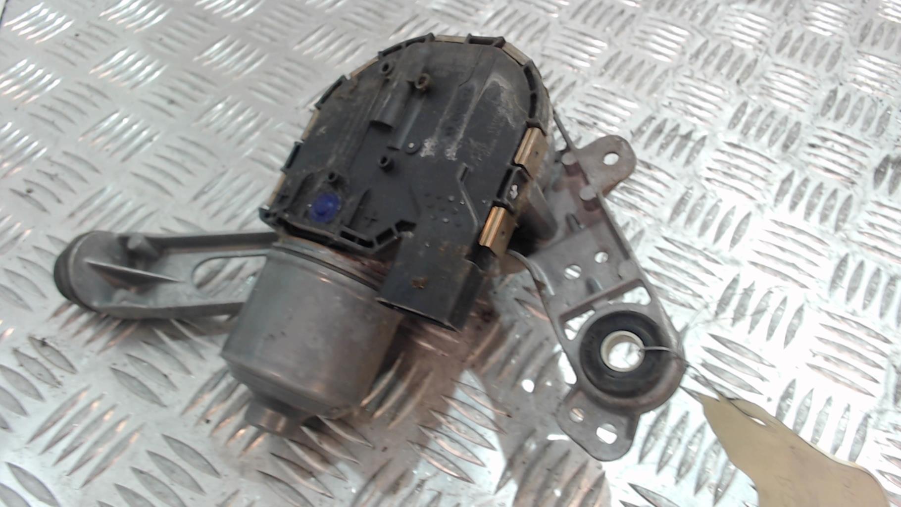 Moteur essuie glace avant droit