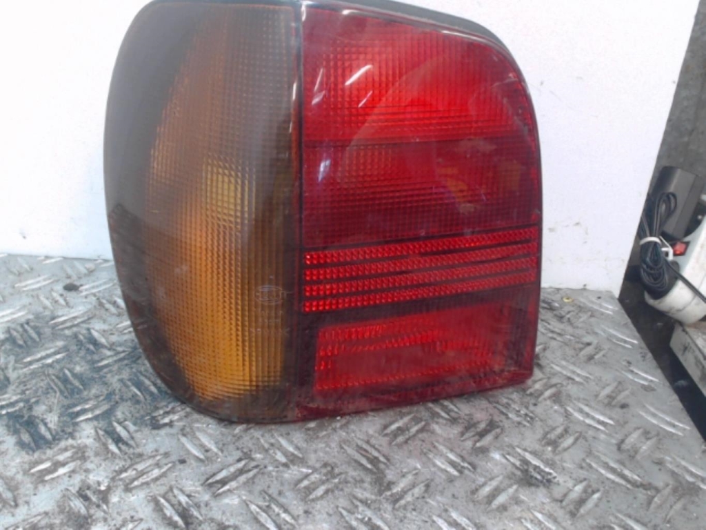 Fanale posteriore principale sinistro (luci)