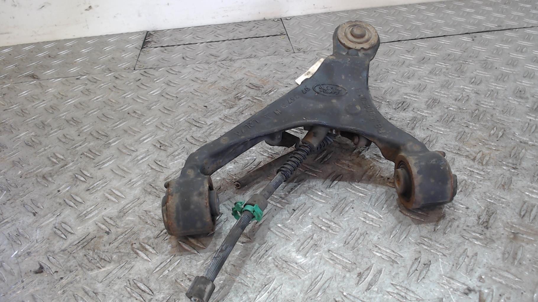 Bras de suspension superieur avant gauche