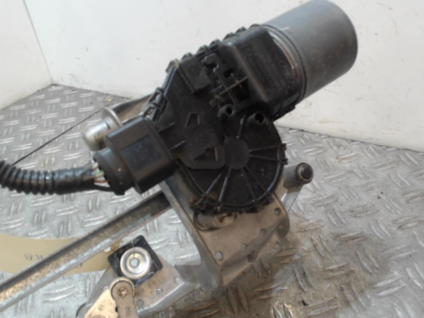 Moteur essuie glace avant