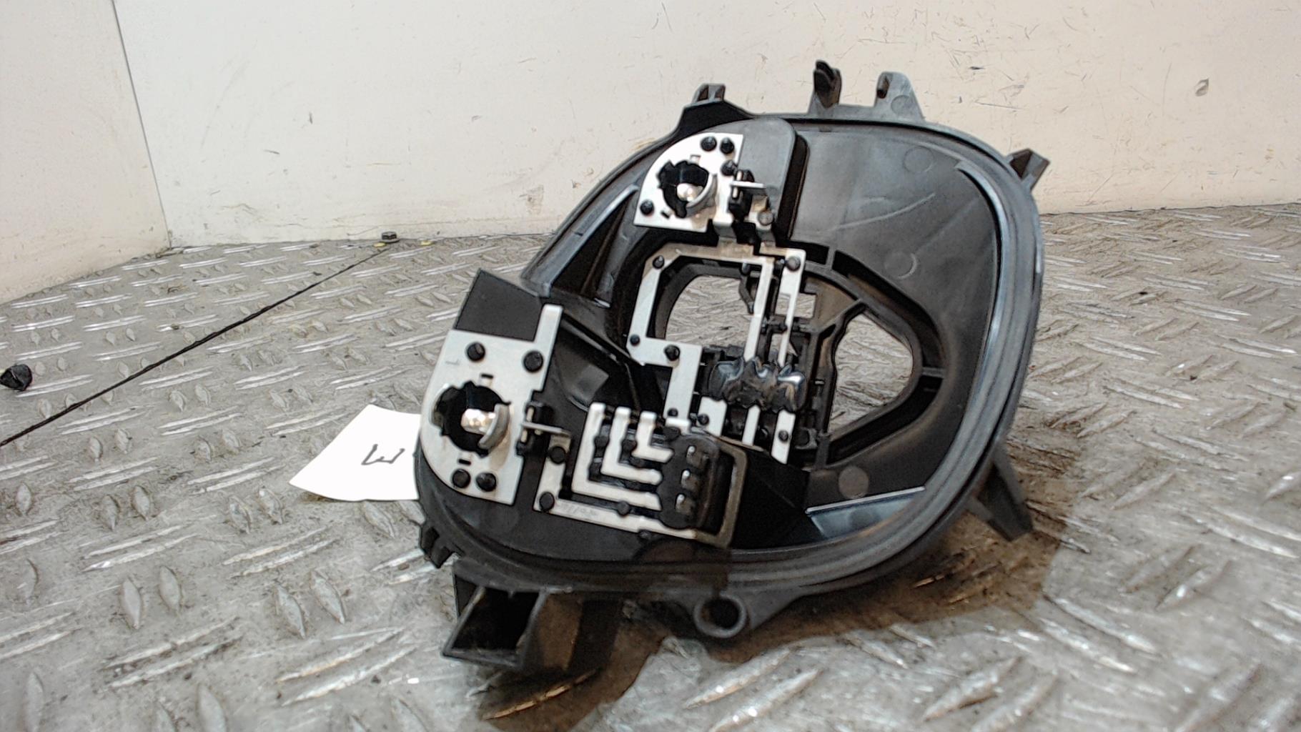 Base portalampade fanale posteriore sinistro