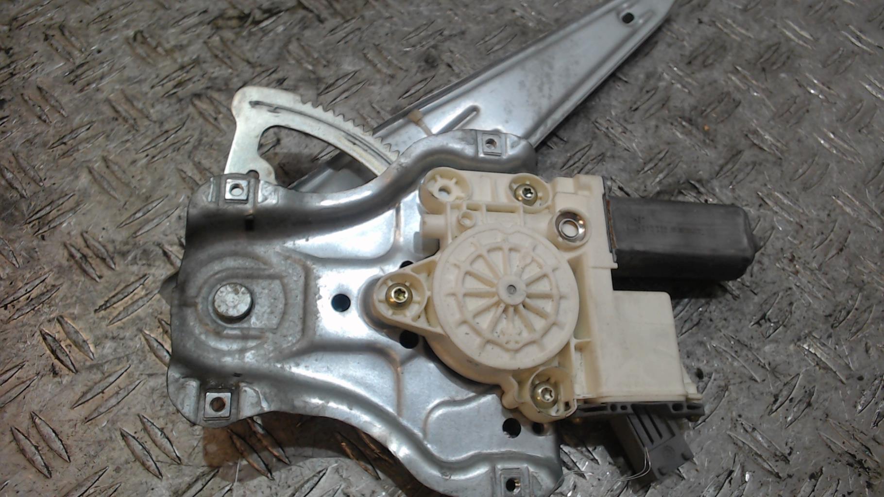 Alzacristalli elettrico anteriore destro
