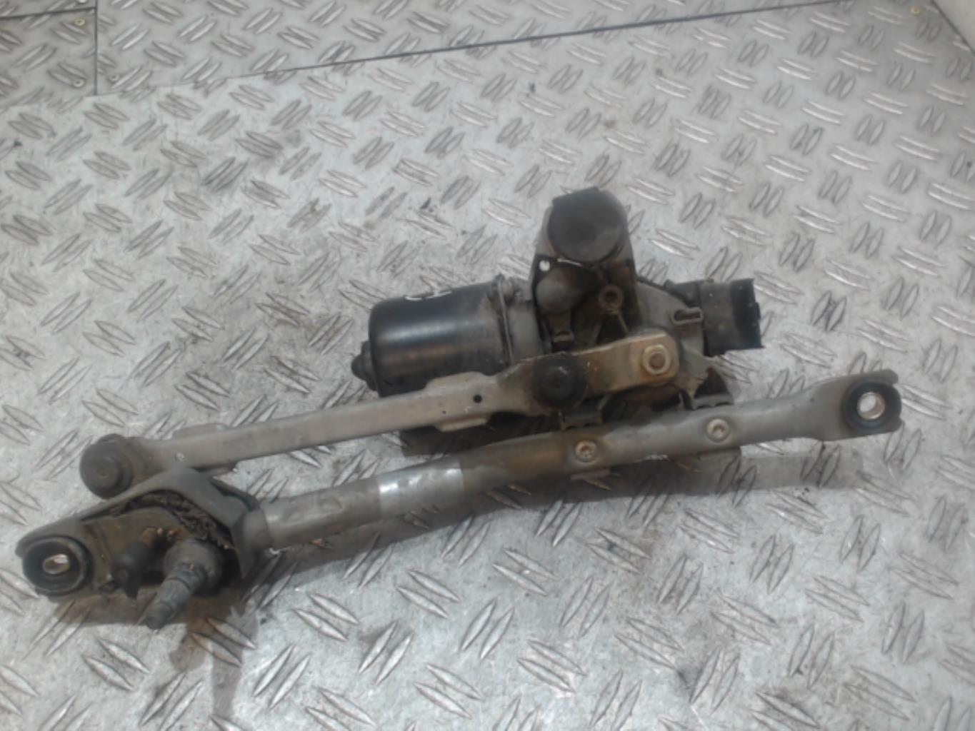 Moteur essuie glace avant