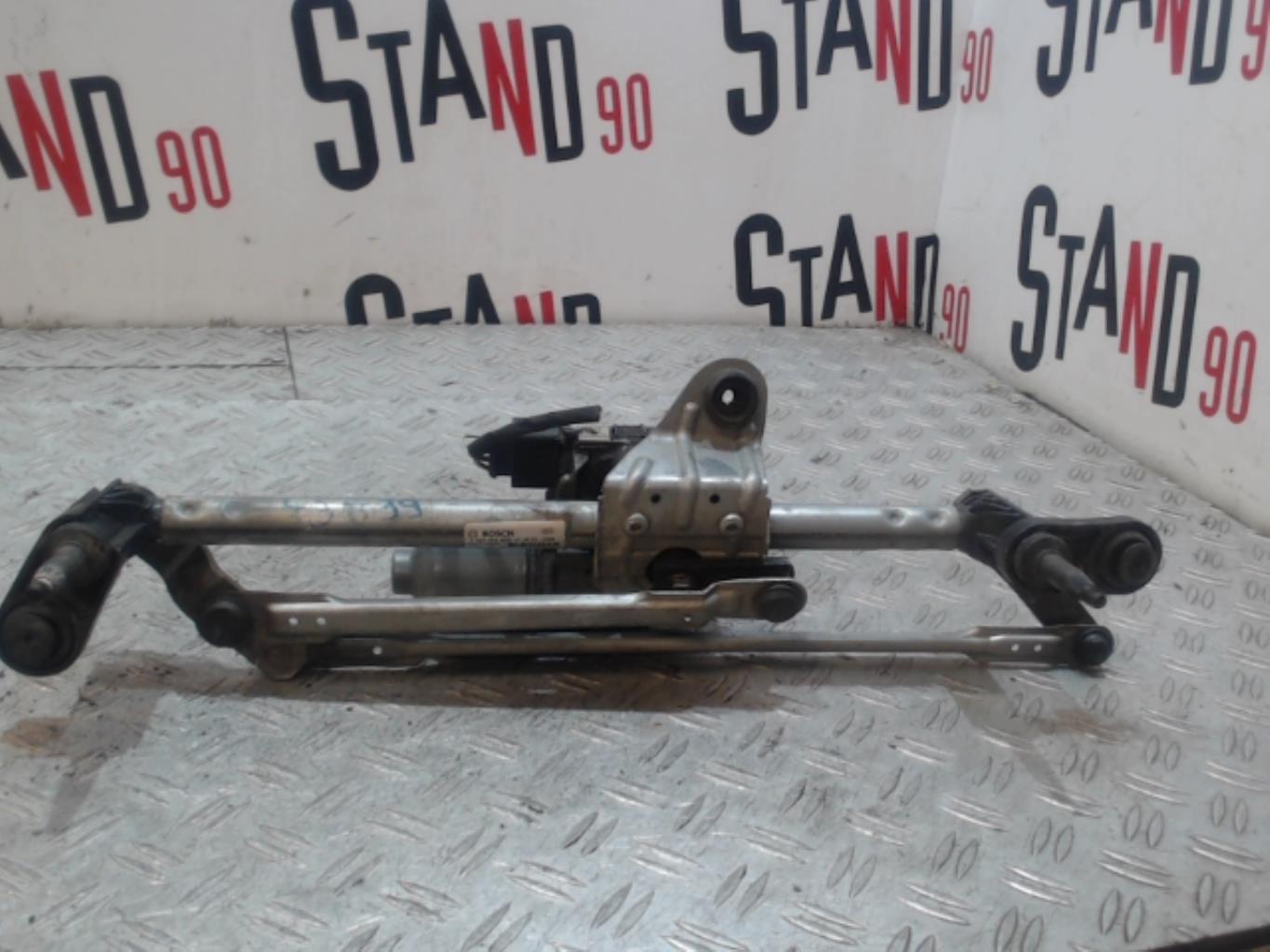 Moteur essuie glace avant