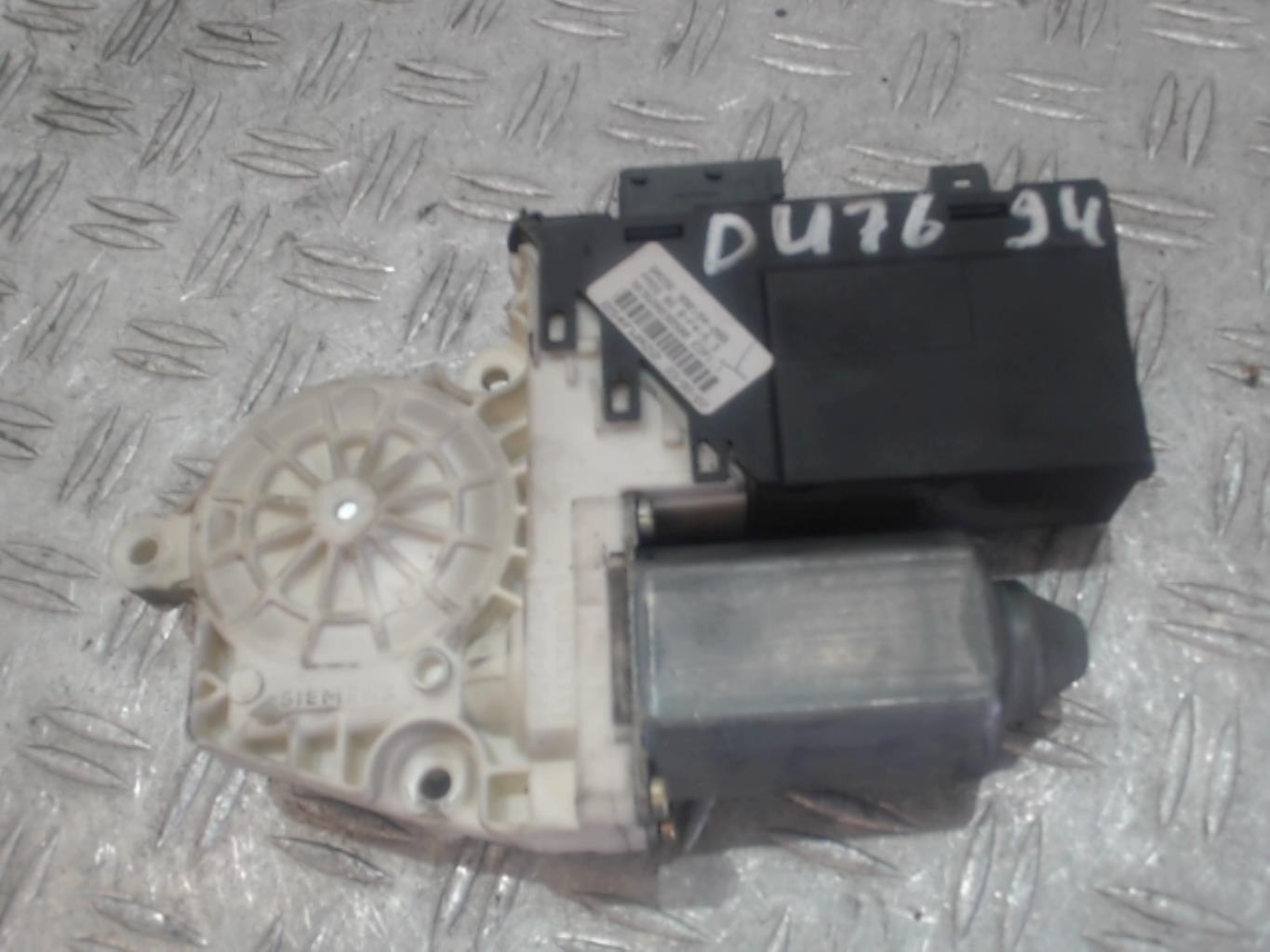 Moteur leve vitre avant droit