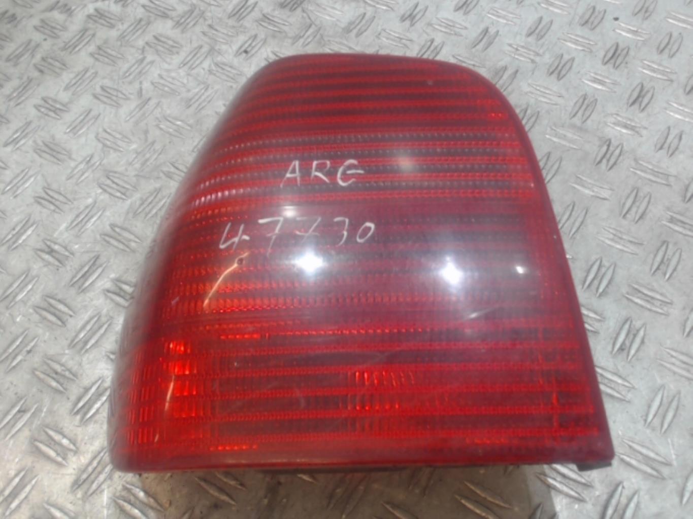 Fanale posteriore principale sinistro (luci)