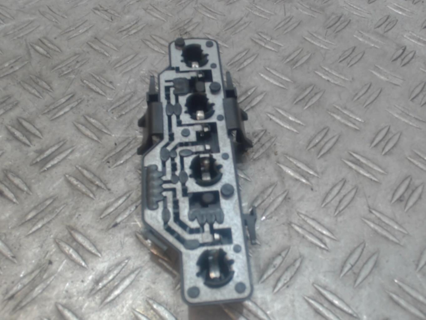 Base portalampade fanale posteriore destro