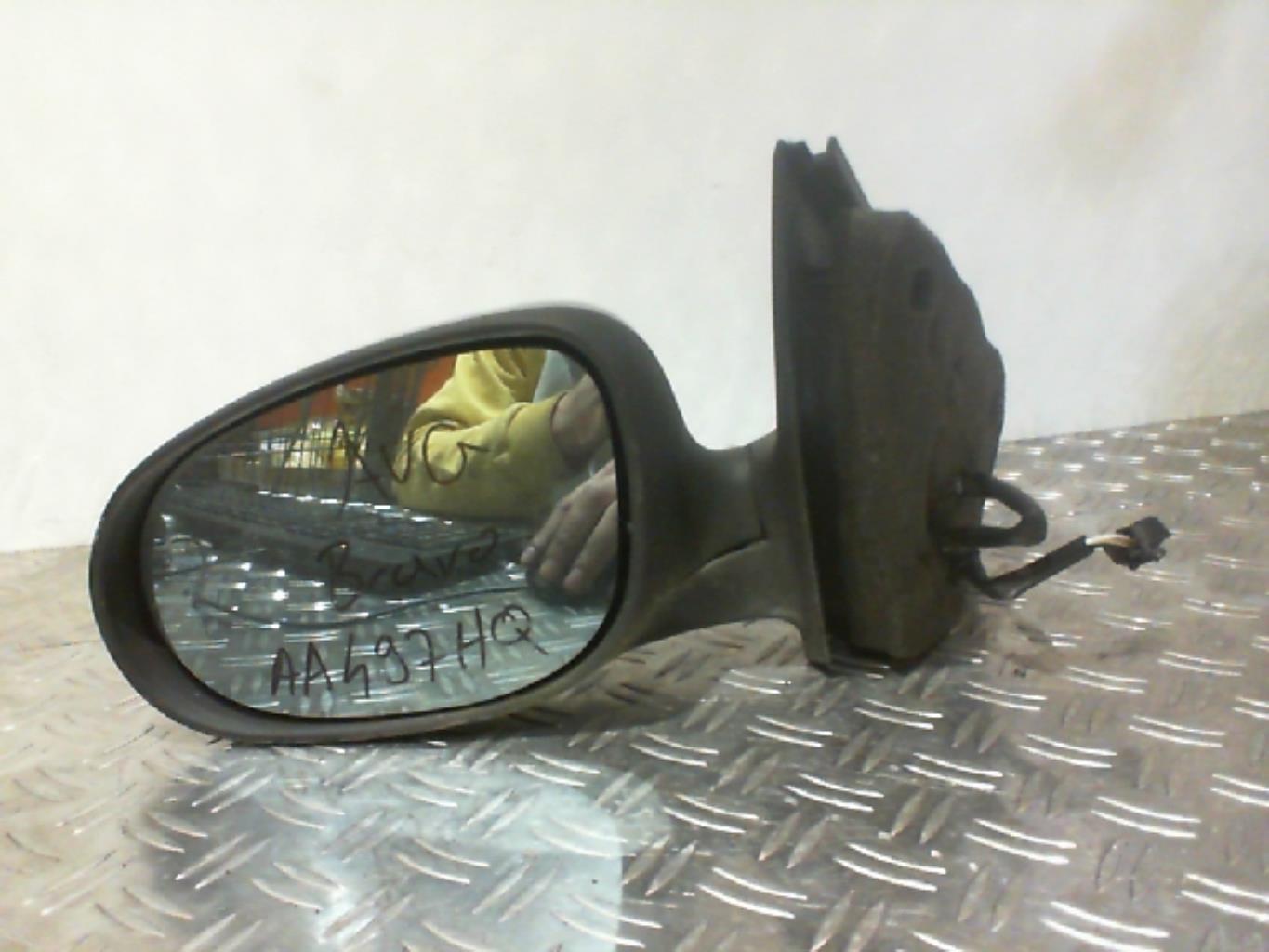 Retrovisor izquierdo