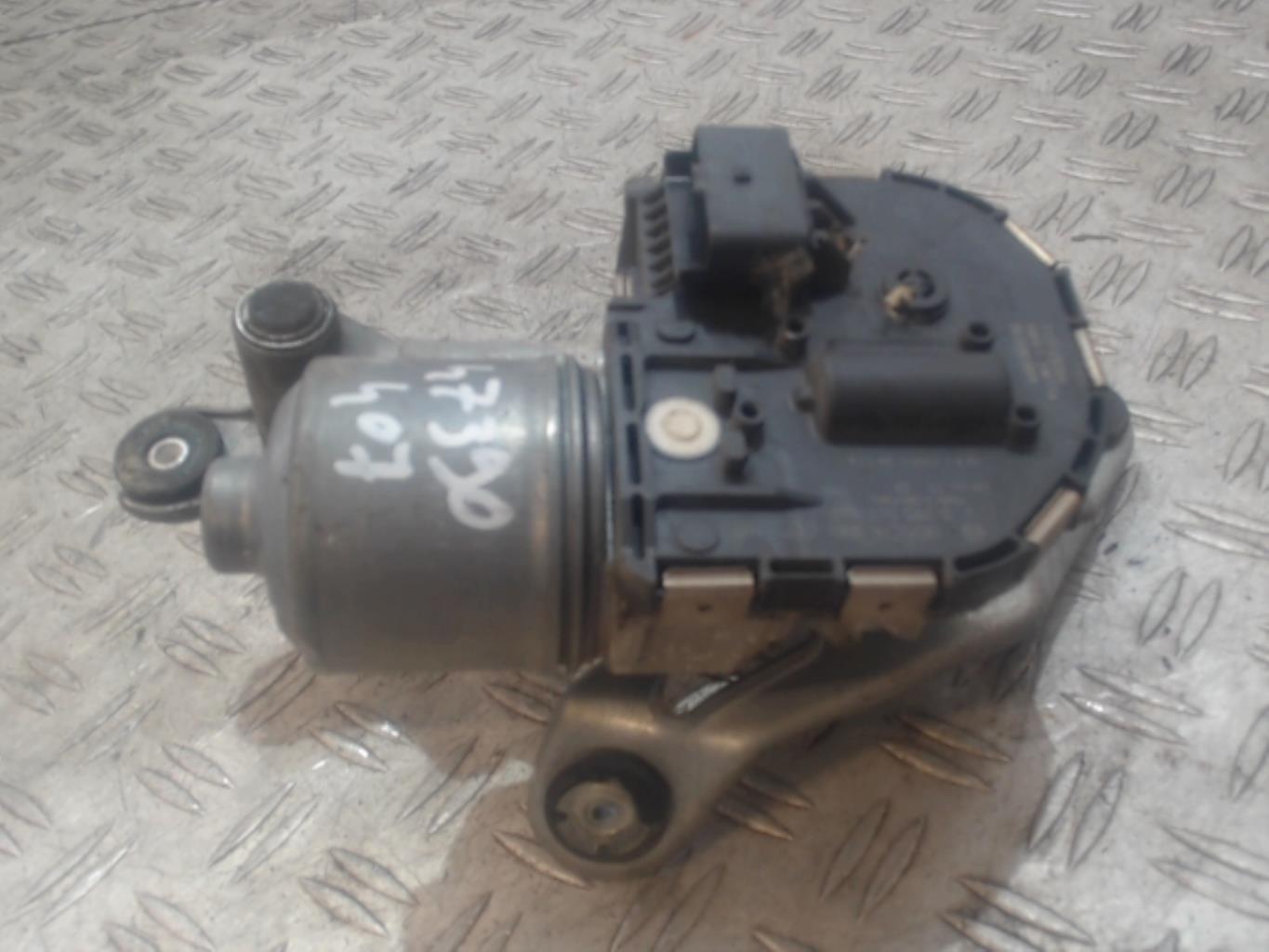 Moteur essuie glace avant droit
