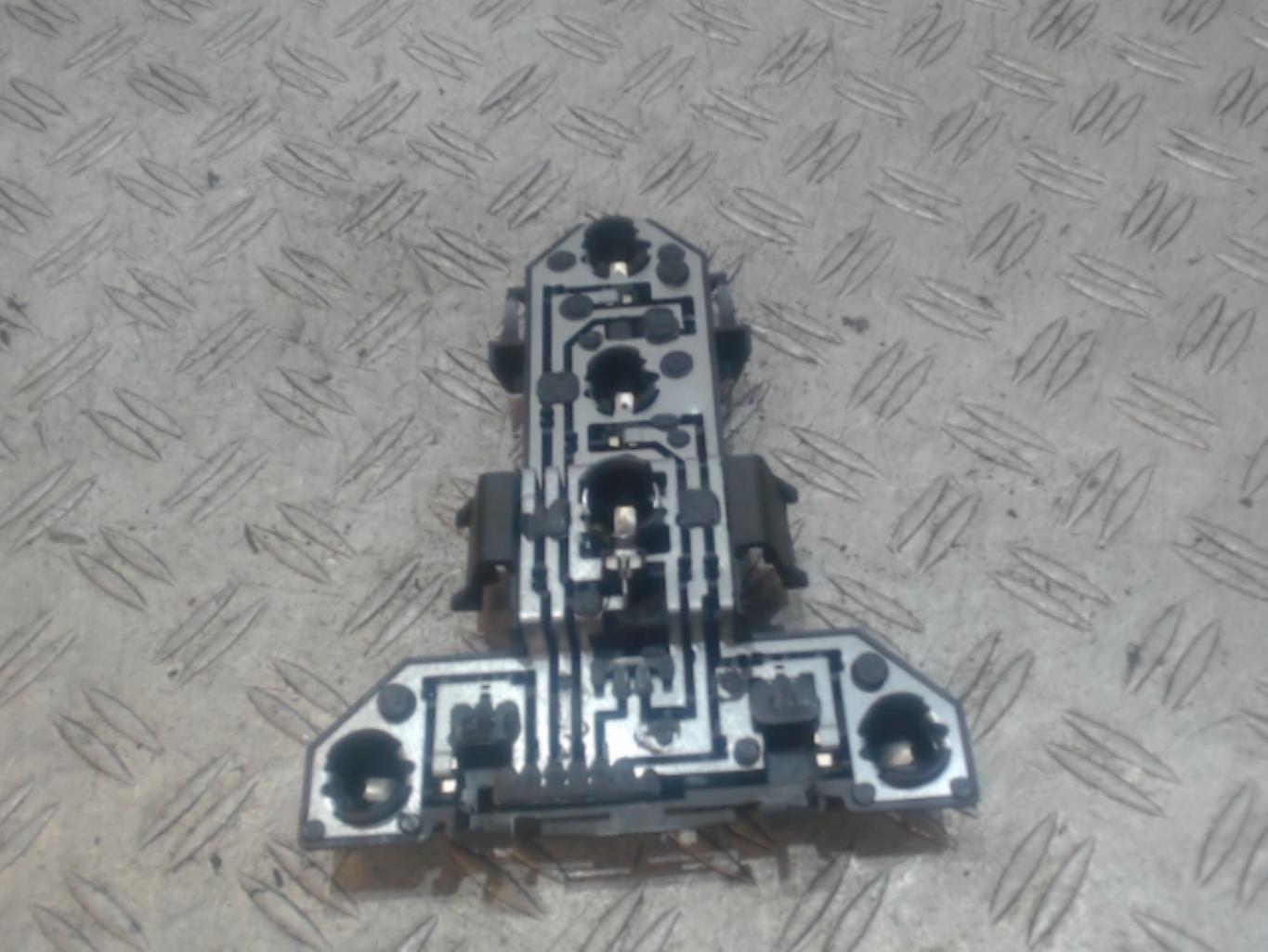 Base portalampade fanale posteriore sinistro