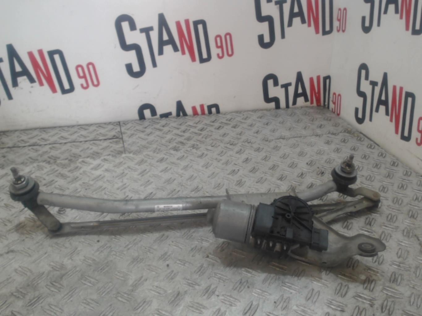 Moteur essuie glace avant