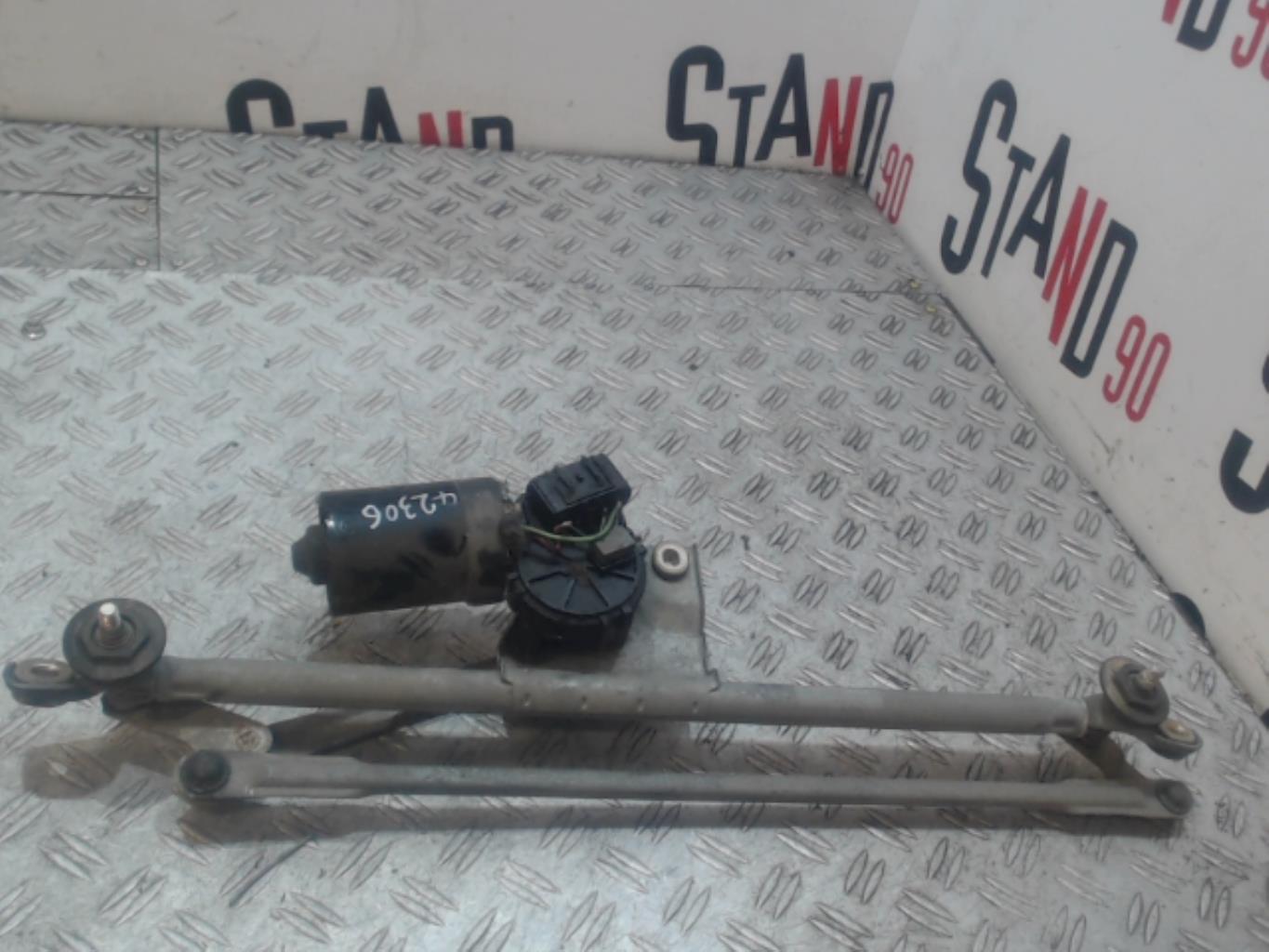 Moteur essuie glace avant