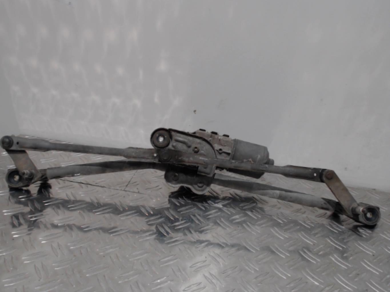 Moteur essuie glace avant