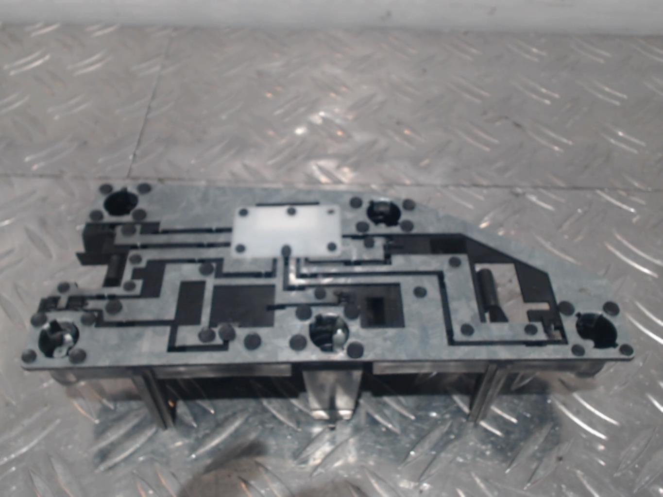 Base portalampade fanale posteriore sinistro