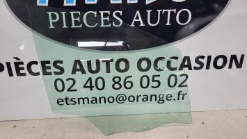 Vitre avant droit