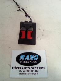 Attache ceinture arriere centrale