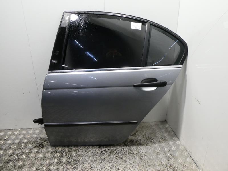 Puerta trasera izquierda