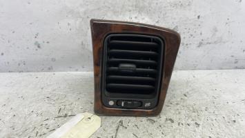 Aerateur tableau de bord avant droit