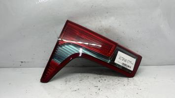 Luz trasera secundaria izquierda (luces)