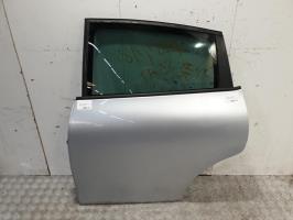Puerta trasera izquierda