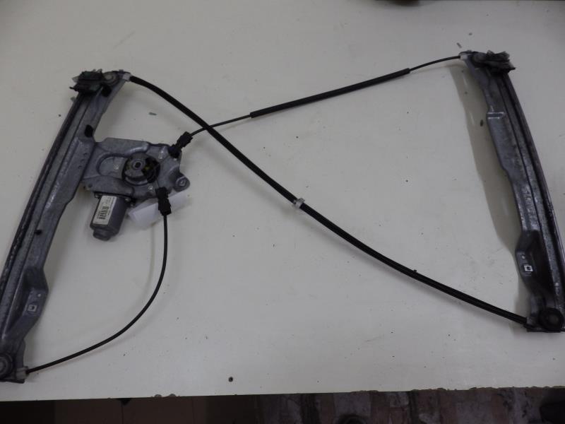 Leve vitre electrique avant gauche