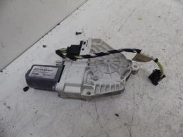Moteur leve vitre avant droit
