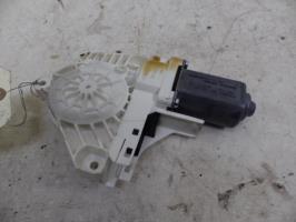 Moteur leve vitre avant droit