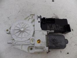 Moteur leve vitre avant droit