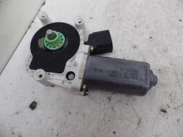 Moteur leve vitre avant droit