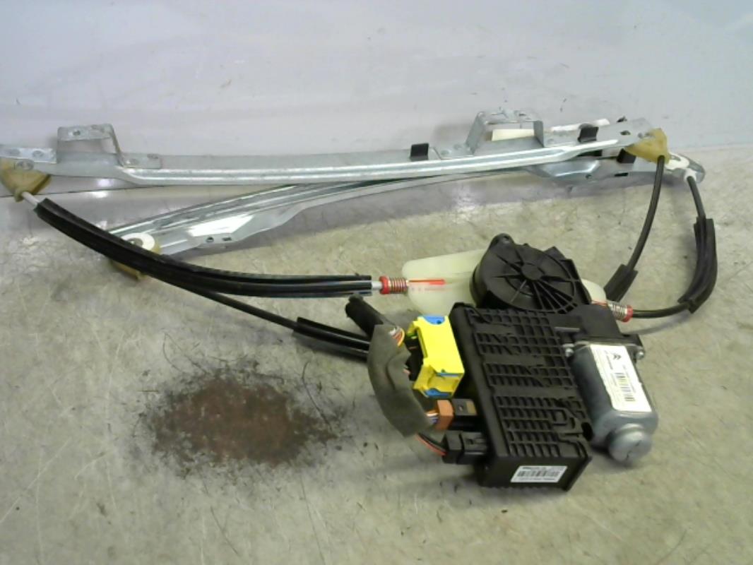 Leve vitre electrique avant droit