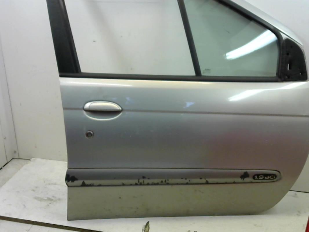 Porte avant droit