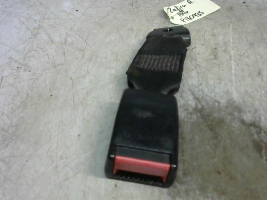 Attache ceinture arriere centrale