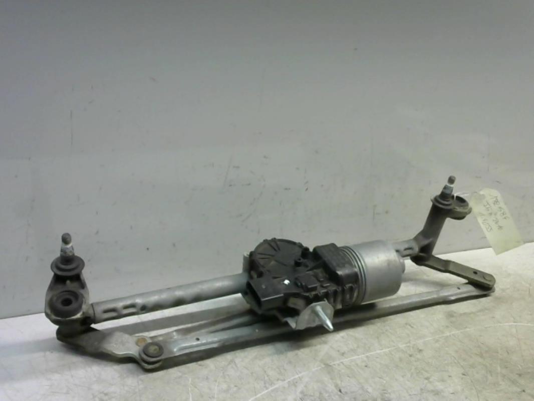 Moteur essuie glace avant