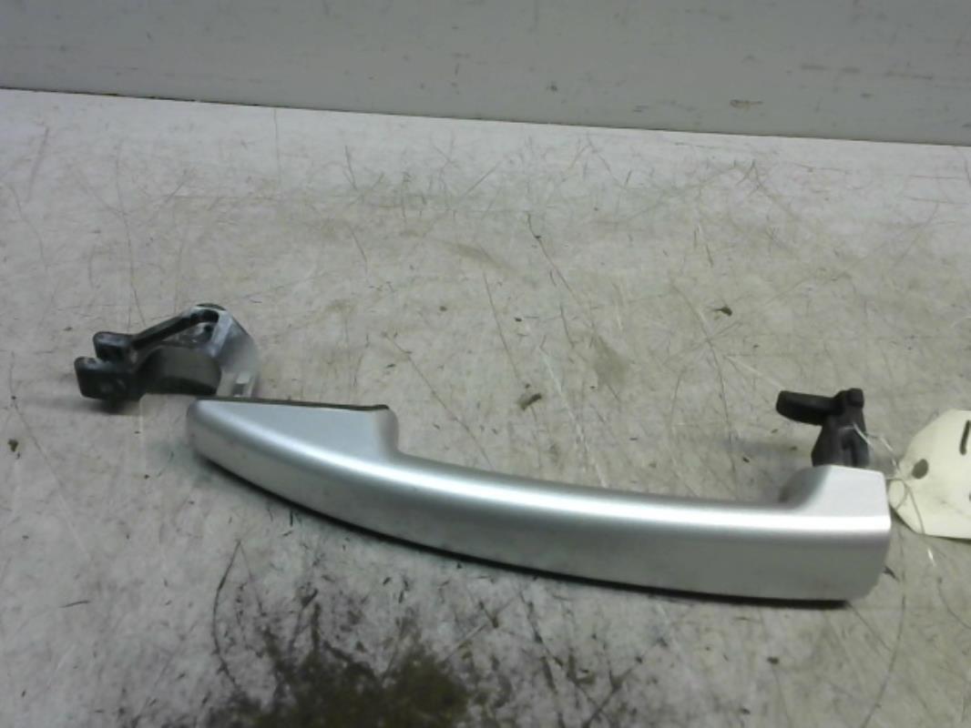 Poignee porte avant gauche