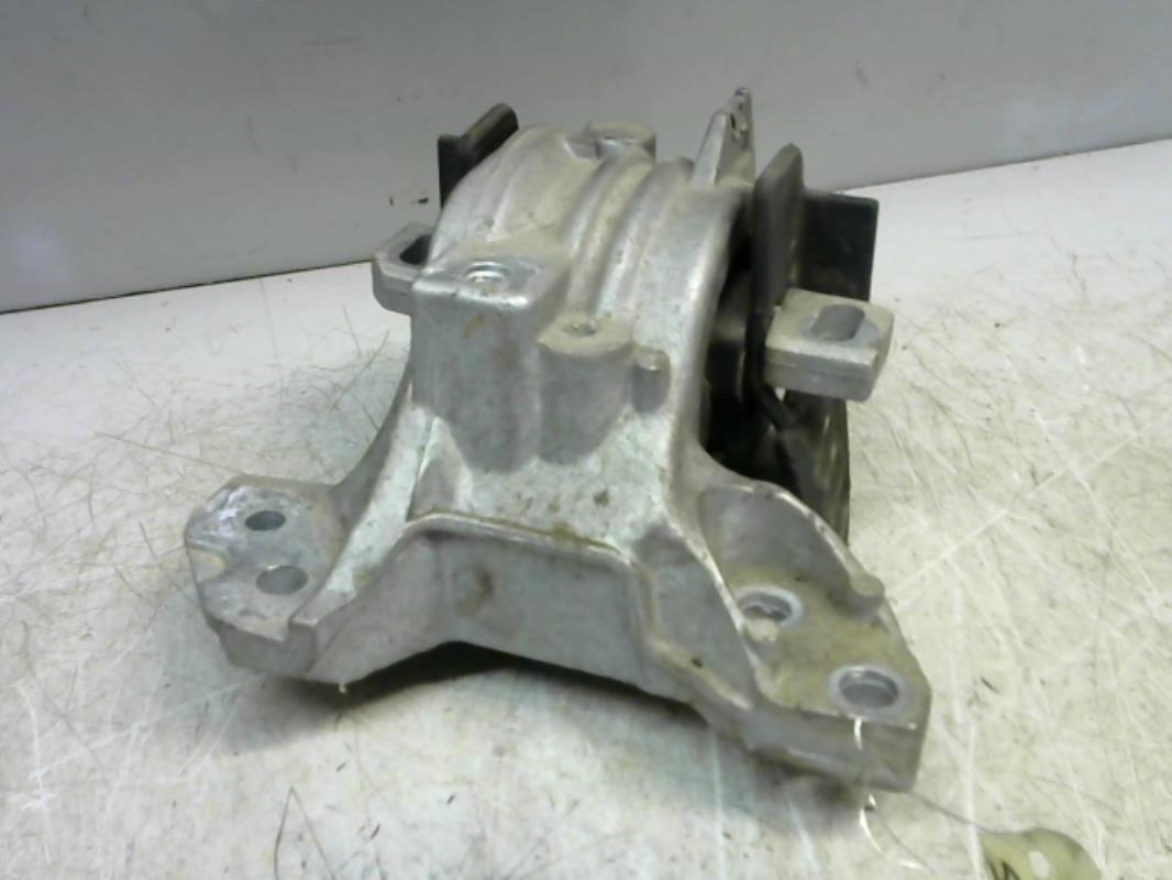 Support moteur gauche