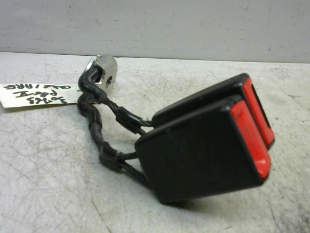 Attache ceinture arriere gauche