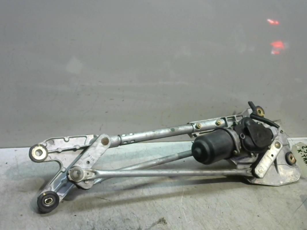 Moteur essuie glace avant