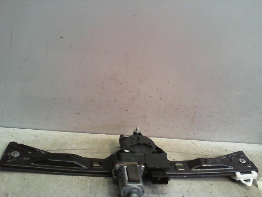 Leve vitre electrique avant droit
