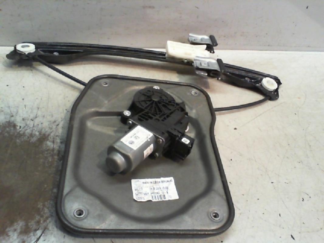 Leve vitre electrique avant droit
