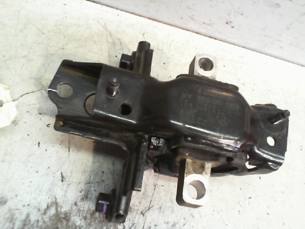 Support moteur gauche