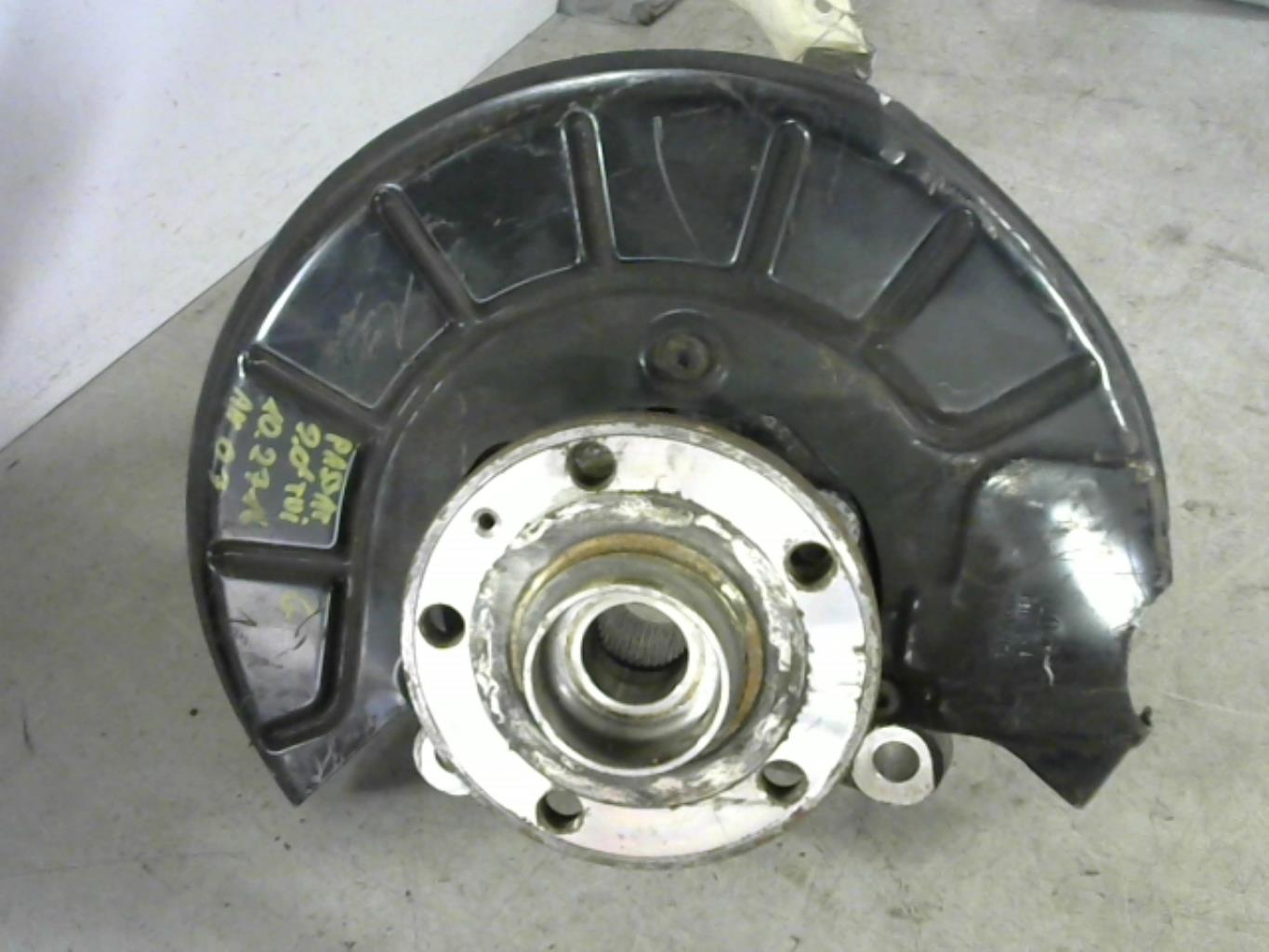 Fusee avant gauche