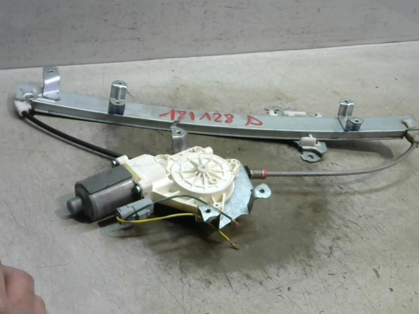 Leve vitre electrique avant droit